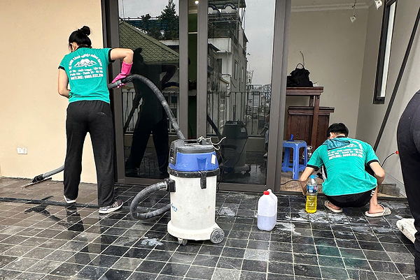Vệ sinh công nghiệp Hồng Hanh chuyên nghiệp - tận tâm
